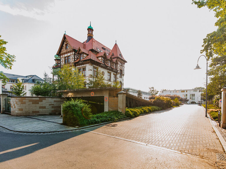 Neugestaltung des Lahmann-Sanatoriums zum anspruchsvollen Wohnpark in Dresden-Weißig