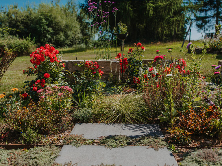 Gartenanlage eines Vierseitenhofs in Glasshütte