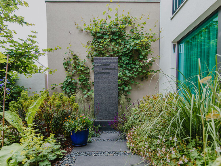 Gartenanlage und Dachterrasse eines Reihenhauses in Dresden-Neustadt