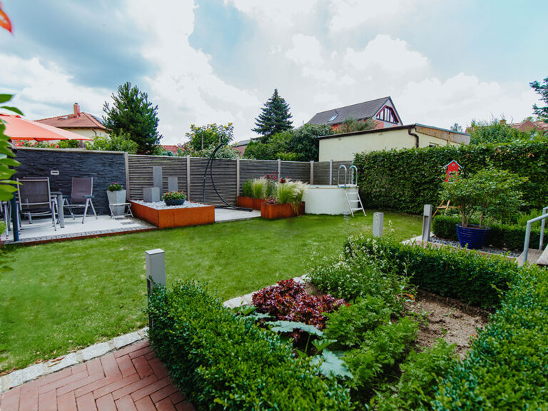 Umgestaltung eines Gartens zum Doppelhaus in Dresden-Nord